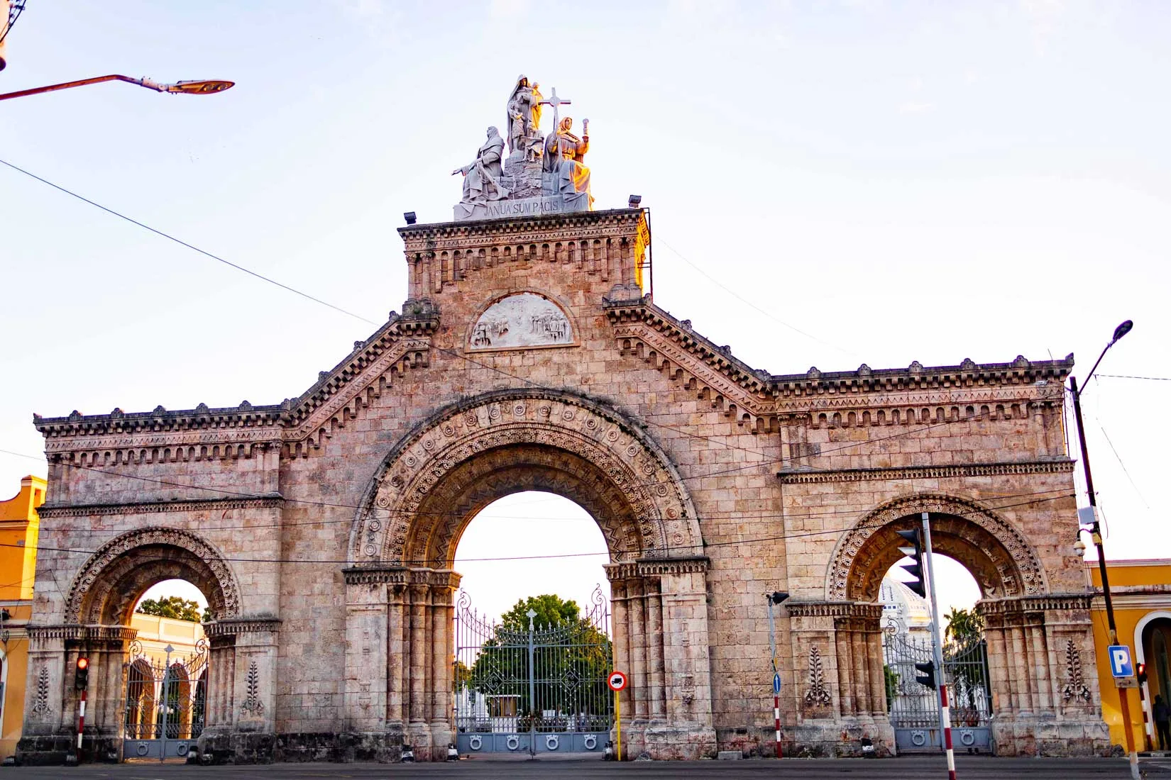 Necrópolis de Colón